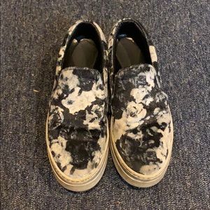 Monochromatic Velvet Slip On Shoe